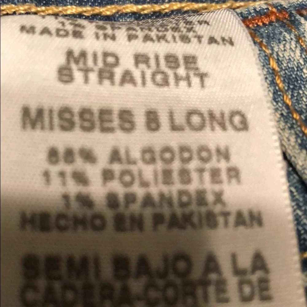 Levi’s Stretch mid rise straight leg.